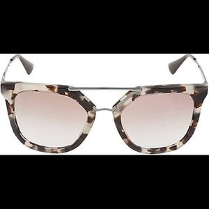 Prada Cinema SPR13 Like New in Case